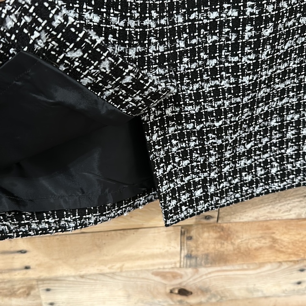 Talbots Women’s Professional/Office Black and White Pencil Skirt - Picture 3 of 5